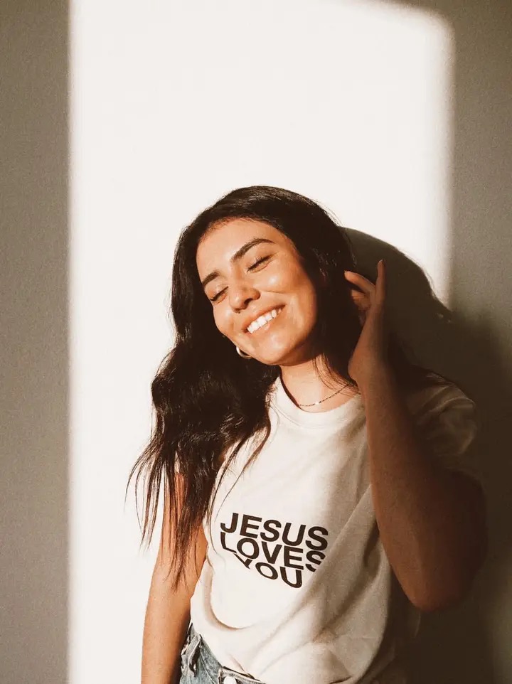 T-Shirt - Jesus Loves You (Sand Tan - Adult 2X)